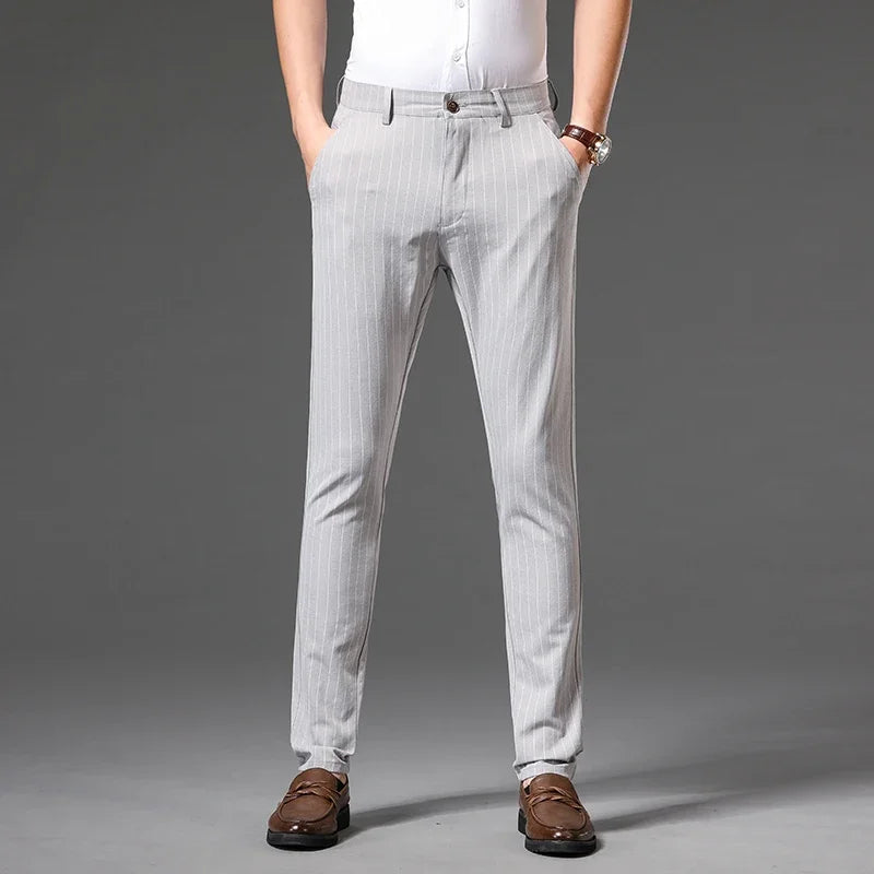 Cameron™ Gestreifte Elastische Freizeithose