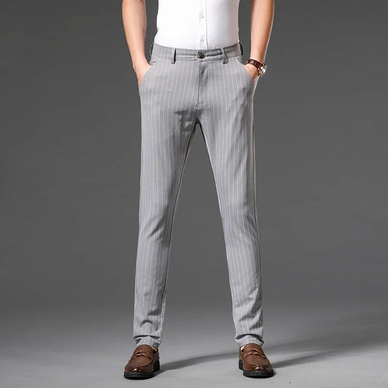 Cameron™ Gestreifte Elastische Freizeithose