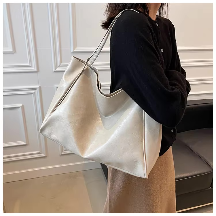 Velora Tote | Eleganz im Alltag