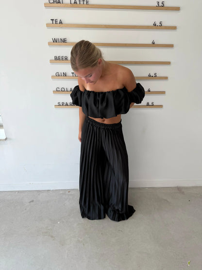 NOA - Satin-Koordinaten mit elegantem Glamour